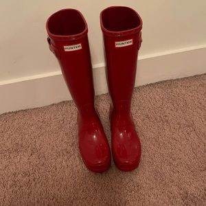 red hunter boots